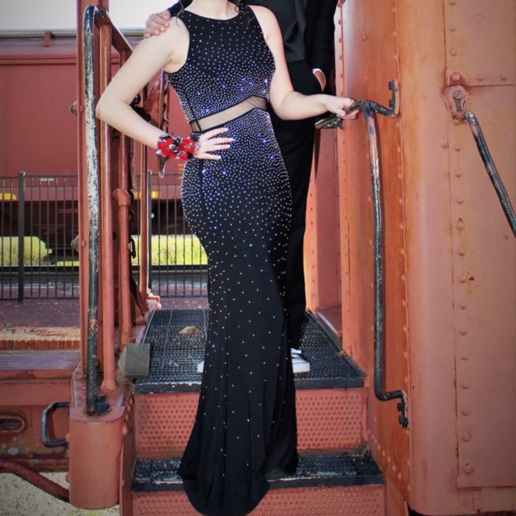 Xscape Prom Dress Black With Sheer Waistline Netting & Silver Beads Size 6